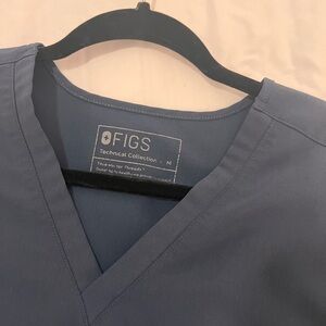 FIGS Women’s Scrub Top